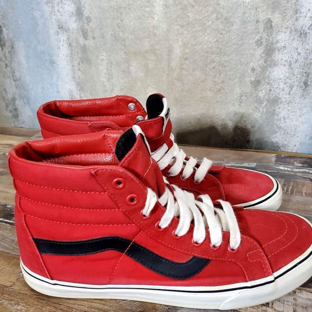 Vans
Off the Wall High Top Skate Shoe Sz 11